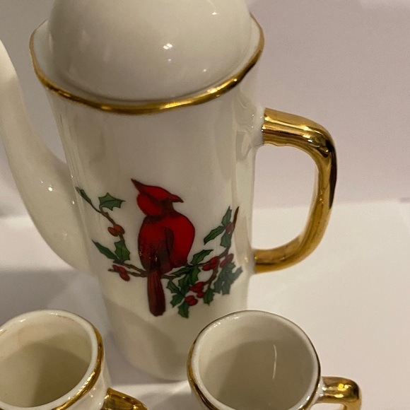 Miniature and Gold Tea Set with Red Bird Design - Picture 3 of 3